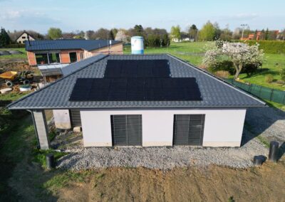 ukázka fotovoltaické elektrárny Solax na RD v Dolní Lutyni